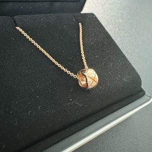 Chanel crush necklace in beige gold